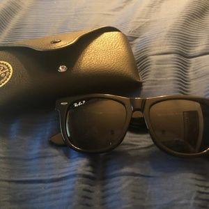 NIB Black Ray Ban Wayfarer RB2140 54mm Polarized